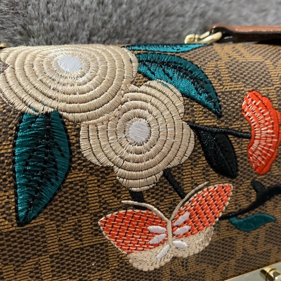 KARL LAGERFELD LEATHER SLING BAG - Picture 6 of 12